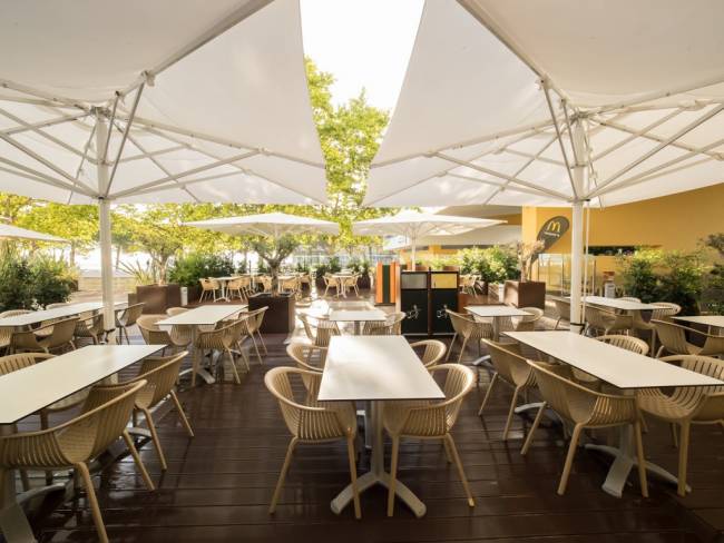 Зонт профессиональный телескопический 4х4 м Capri Starwhite белый, слоновая кость 4000х4000 мм Зонт профессиональный телескопический 4х4 м Capri Starwhite белый, слоновая кость 4000х4000 мм